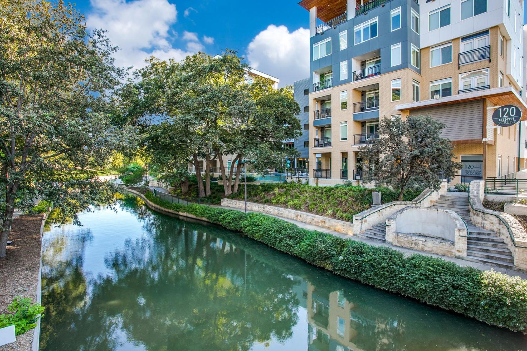 Lush Downtown Condo On Riverwalk W King Ste, Free Parking, Pet Friendly, Centrally Located On Riverwalk Сан-Антонио Экстерьер фото