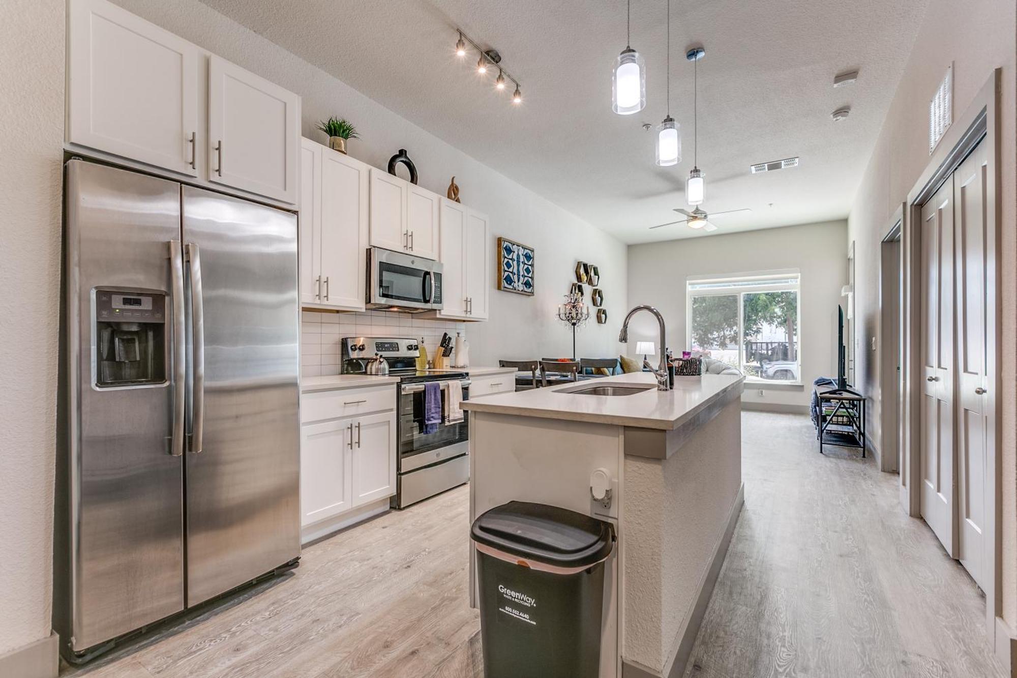 Lush Downtown Condo On Riverwalk W King Ste, Free Parking, Pet Friendly, Centrally Located On Riverwalk Сан-Антонио Экстерьер фото
