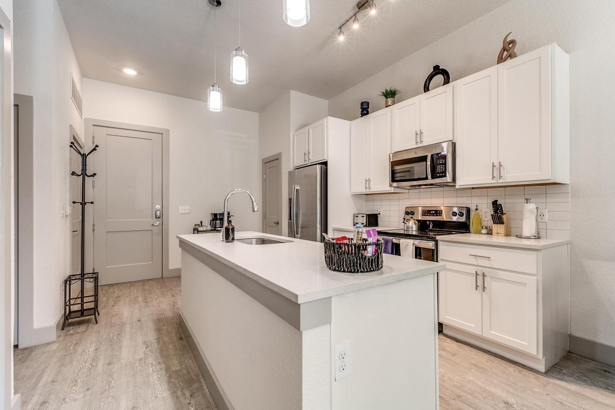 Lush Downtown Condo On Riverwalk W King Ste, Free Parking, Pet Friendly, Centrally Located On Riverwalk Сан-Антонио Экстерьер фото